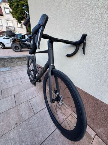 Scott Addict RC 15 2024 2024 Road & Gravel usato, Nero — immagine 4 di 10