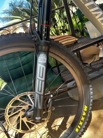 Used Specialized Enduro Comp 2023 2023 Mountainbike, Light Gray, 29 — image 6 of 12