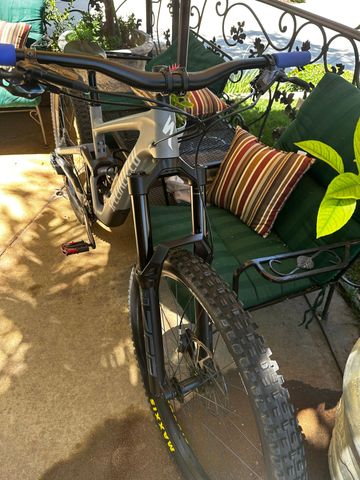 Used Specialized Enduro Comp 2023 2023 Mountainbike, Light Gray, 29 — image 8 of 12