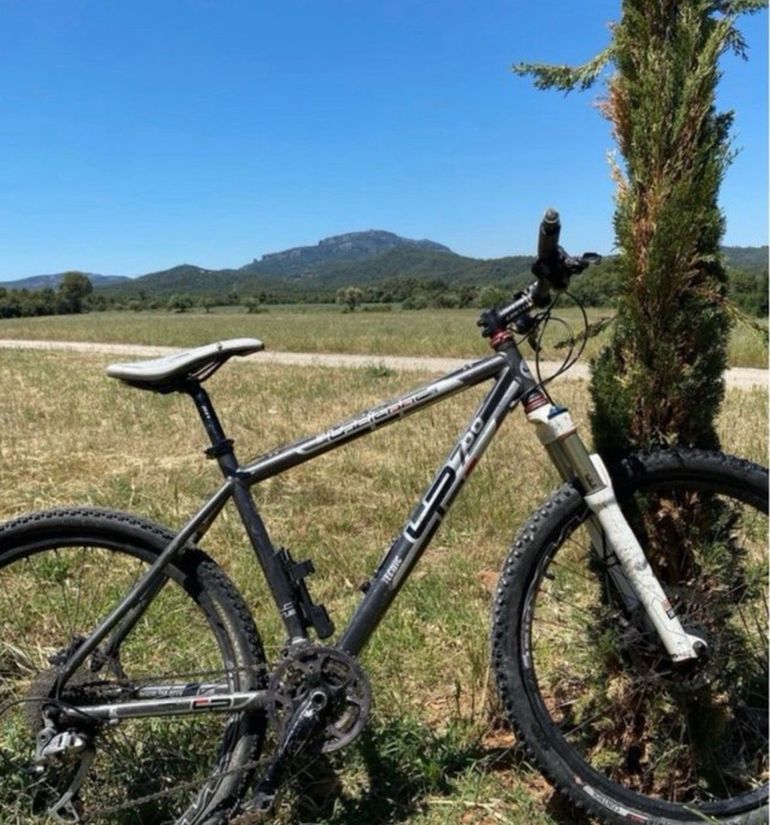 Used Lapierre Tecnic Shimano Deore XT 2011 Mountainbike, Black — image 2 of 8