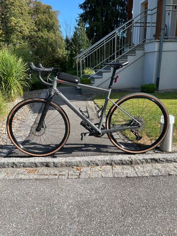 Gebrauchtes BMC Roadmachine AL X ONE 2023 2023 Road & Gravel, Hellgrau — Bild 1 von 8