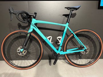 Gebrauchtes Bianchi Impulso COMP GRX 610 disc 2023 2023 Road & Gravel, Blau — Bild 2 von 9