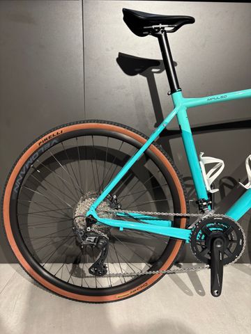 Gebrauchtes Bianchi Impulso COMP GRX 610 disc 2023 2023 Road & Gravel, Blau — Bild 3 von 9