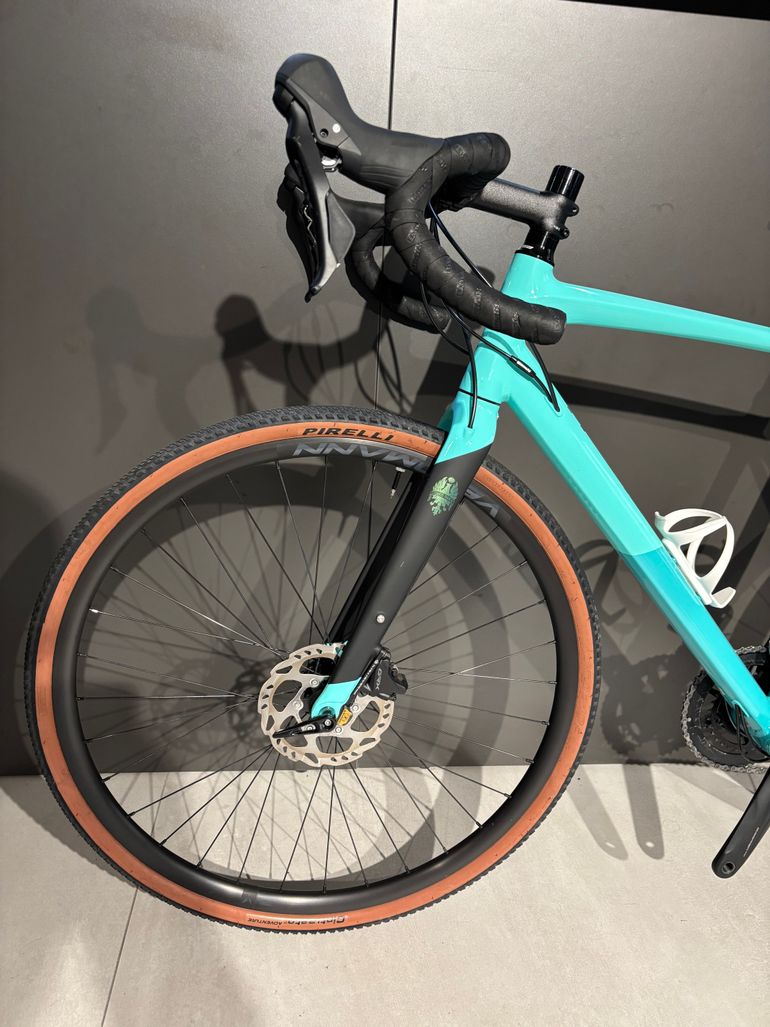 Gebrauchtes Bianchi Impulso COMP GRX 610 disc 2023 2023 Road & Gravel, Blau — Bild 7 von 9