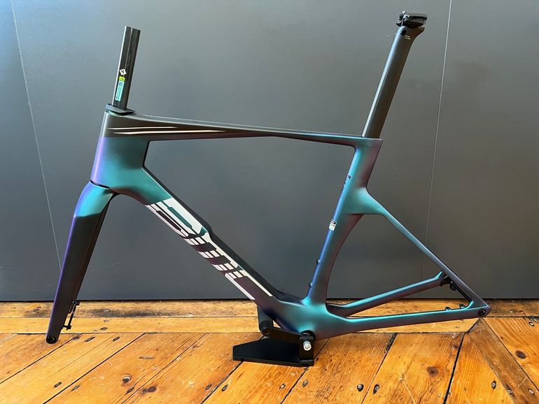 Used BMC Teammachine R 01 Frameset 2027 Frameset 2027 Road & Gravel, Blue — image 2 of 3