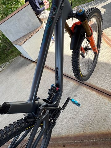 Used Forbidden Druid XT 2022 Frameset 2022 Mountainbike, Light Gray, 29 — image 15 of 19