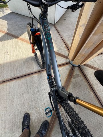 Used Forbidden Druid XT 2022 Frameset 2022 Mountainbike, Light Gray, 29 — image 13 of 19