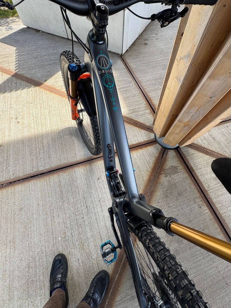 Used Forbidden Druid XT 2022 Frameset 2022 Mountainbike, Light Gray, 29 — image 13 of 19
