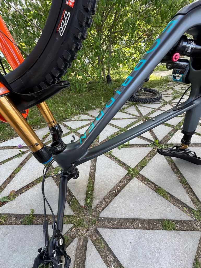 Used Forbidden Druid XT 2022 Frameset 2022 Mountainbike, Light Gray, 29 — image 10 of 19
