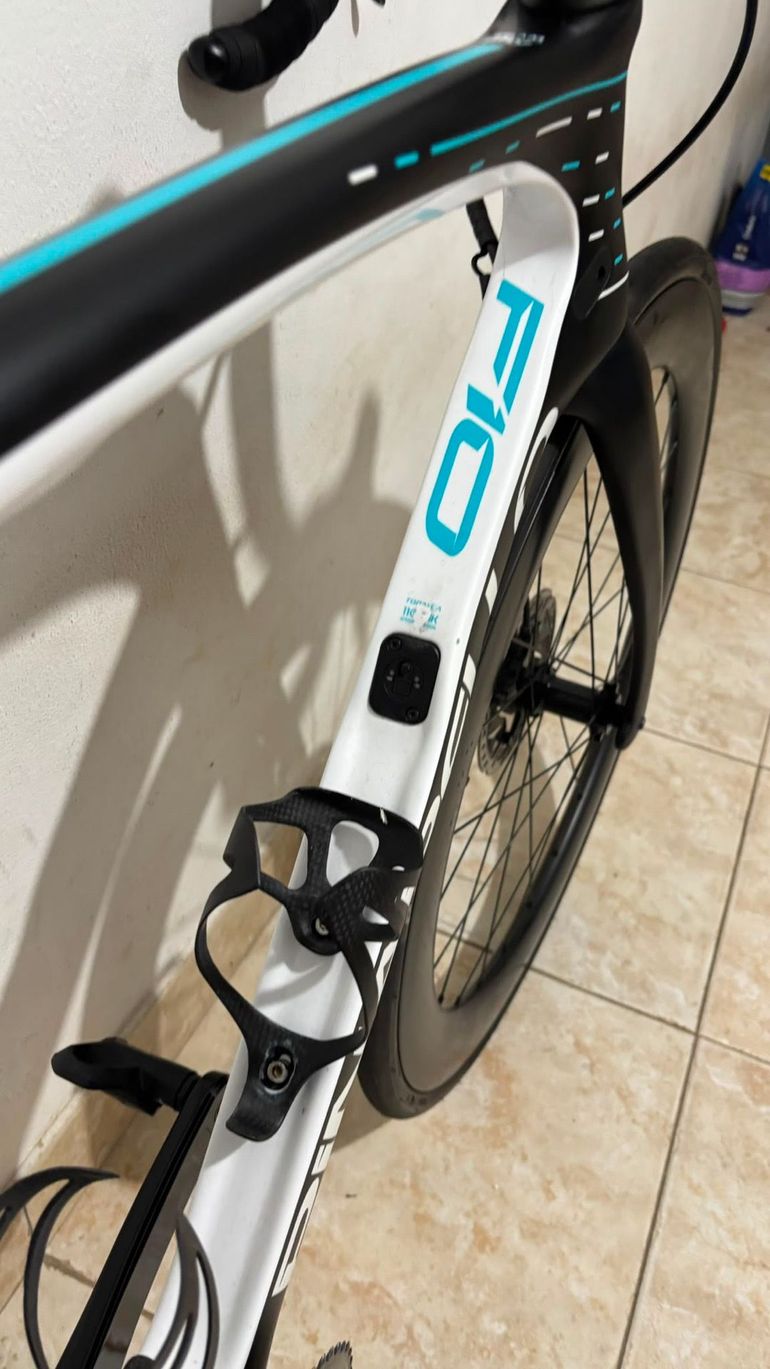Pinarello Dogma Shimano Dura Ace Di2 2018 Road & Gravel usato, Nero — immagine 7 di 14