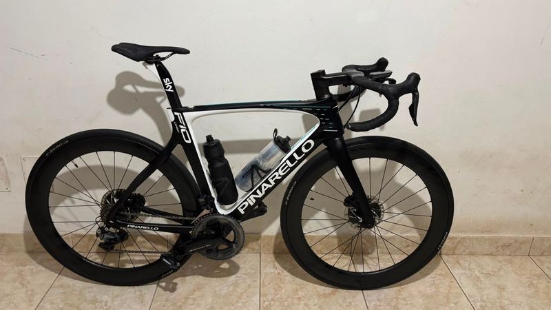 Pinarello Dogma Shimano Dura Ace Di2 2018 Road & Gravel d'occasion