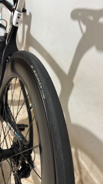 Pinarello Dogma Shimano Dura Ace Di2 2018 Road & Gravel usato, Nero — immagine 13 di 14