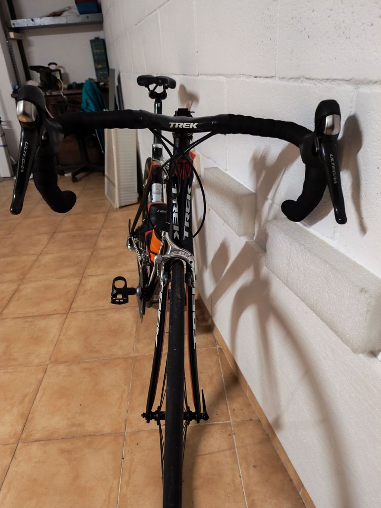 Used Trek Madone 3.5 H2 Compact 2014 2014 Road & Gravel, Black — image 7 of 8