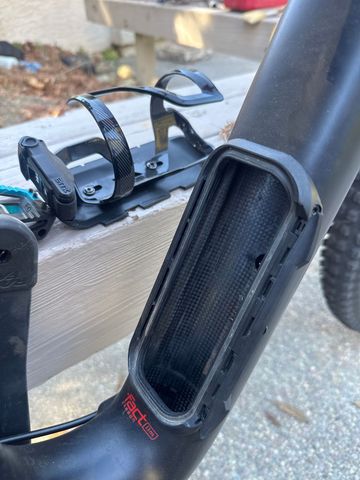 Used Specialized Enduro Pro 650b 2018 2018 Mountainbike, Red, 27.5 — image 7 of 7