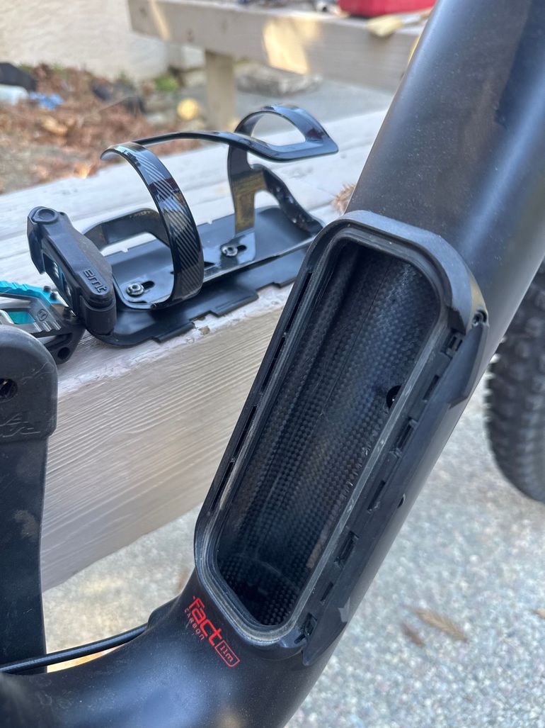 Used Specialized Enduro Pro 650b 2018 2018 Mountainbike, Red, 27.5 — image 7 of 7