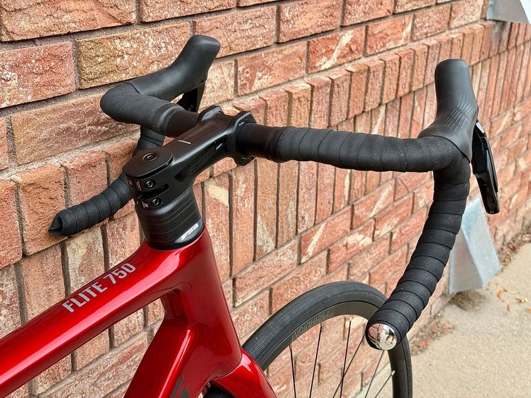 Used KHS FLITE 750 2025 2025 Road & Gravel, Red — image 7 of 10