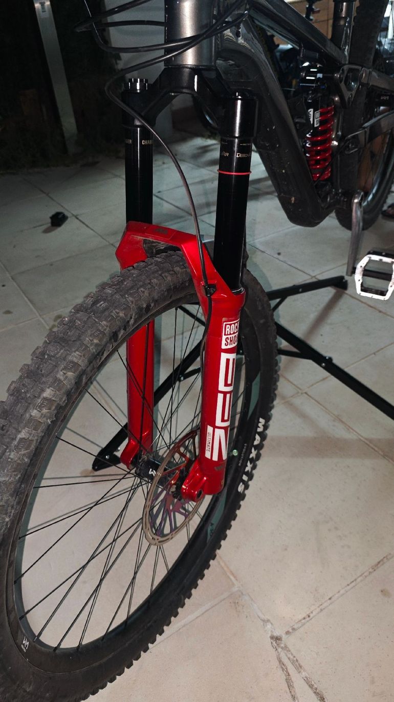 Brugt Trek Slash 8 Gen 6 2024 2024 Mountainbike — billede 2 af 4