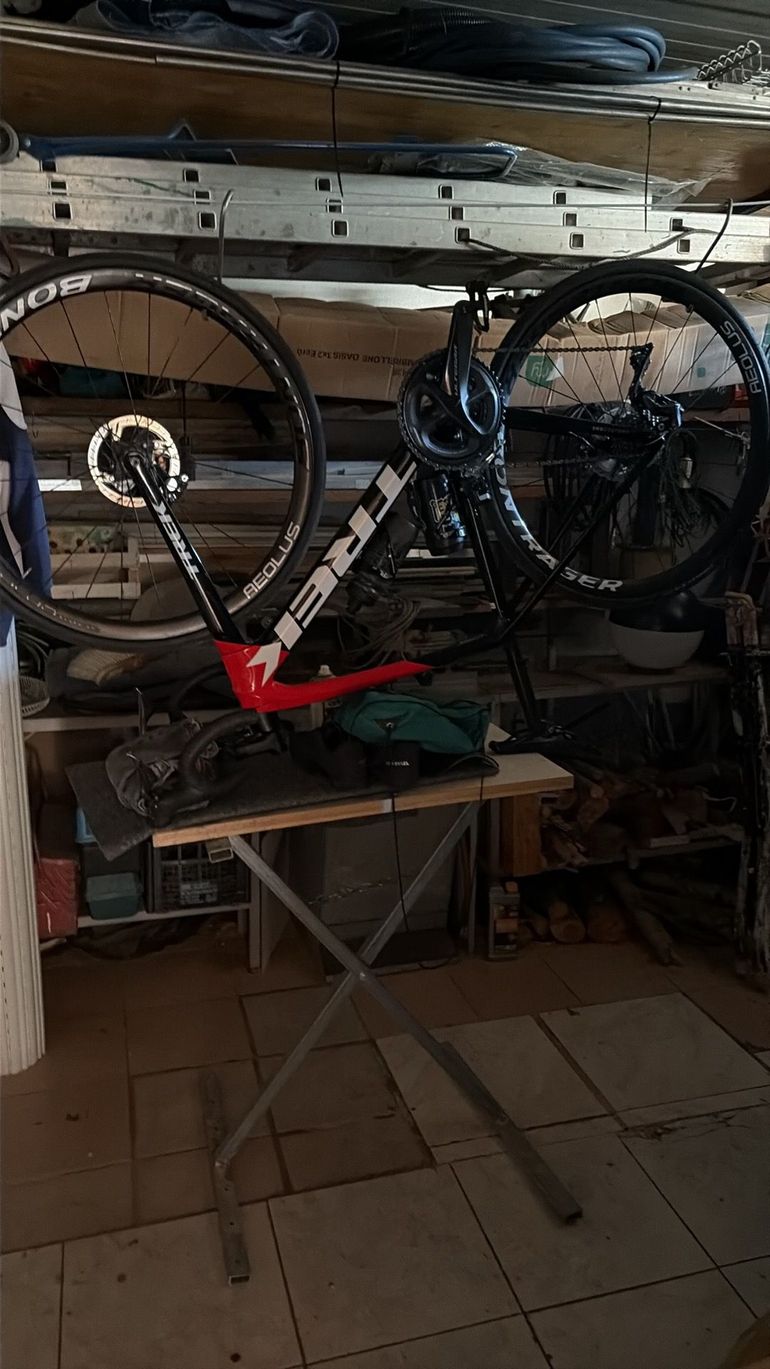 Trek Émonda SL 5 2024 2024 Road & Gravel usato, Rosso — immagine 2 di 3
