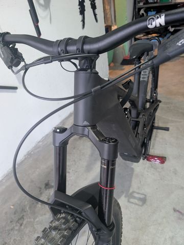 Used Canyon Torque:ON CF 7 2025 2025 Mountainbike, Black, 29, 27.5 — image 17 of 21