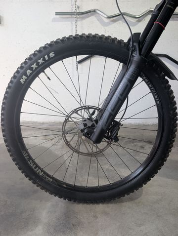 Used Canyon Torque:ON CF 7 2025 2025 Mountainbike, Black, 29, 27.5 — image 15 of 21