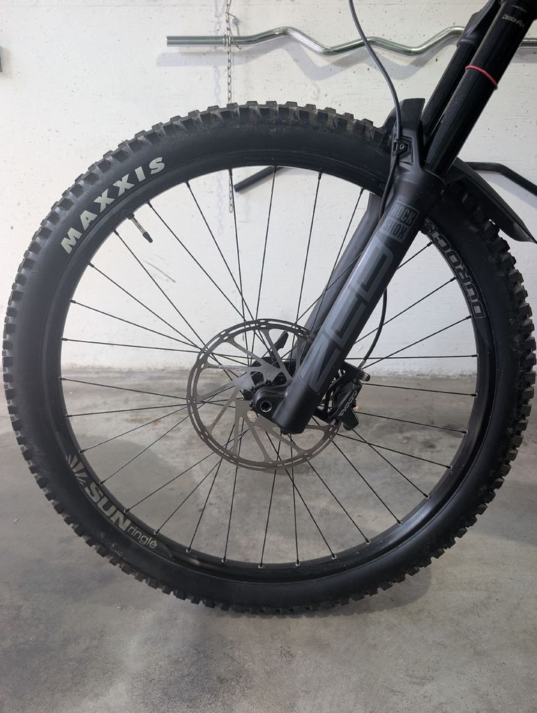 Used Canyon Torque:ON CF 7 2025 2025 Mountainbike, Black, 29, 27.5 — image 15 of 21