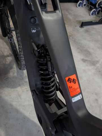 Used Canyon Torque:ON CF 7 2025 2025 Mountainbike, Black, 29, 27.5 — image 5 of 21