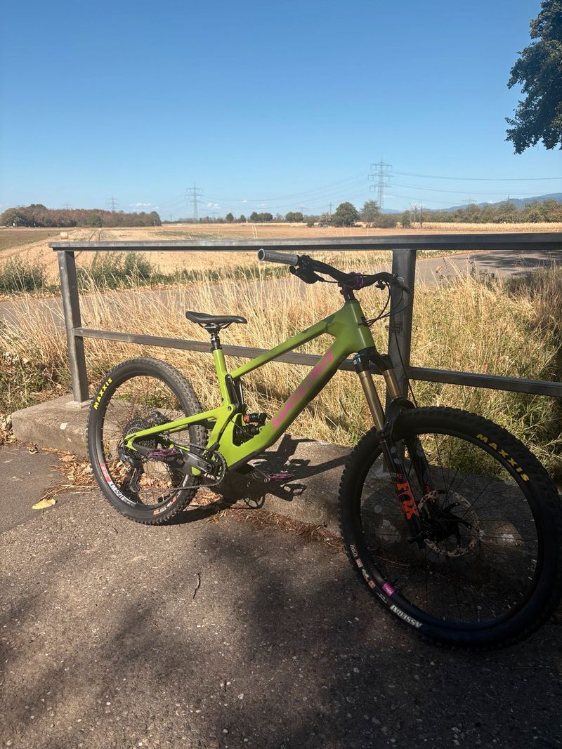 Used Santa Cruz NOMAD S / Carbon C / 27.5 2022 2022 MTB