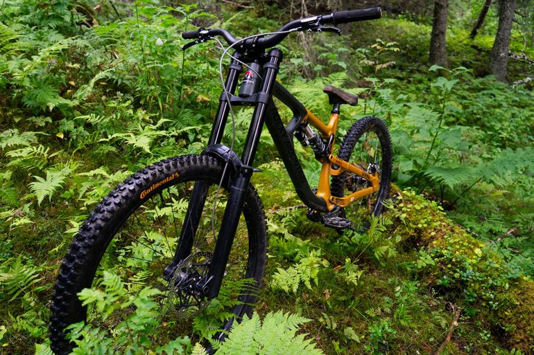 Brugt Rocky Mountain Slayer Carbon 70 2022 2022 Mountainbike — billede 2 af 9
