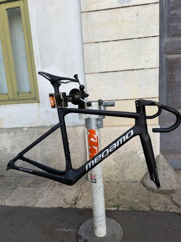 Megamo PULSE ELITE 05 SH12 2024 Frameset 2024 Road & Gravel usato, Nero — immagine 1 di 8