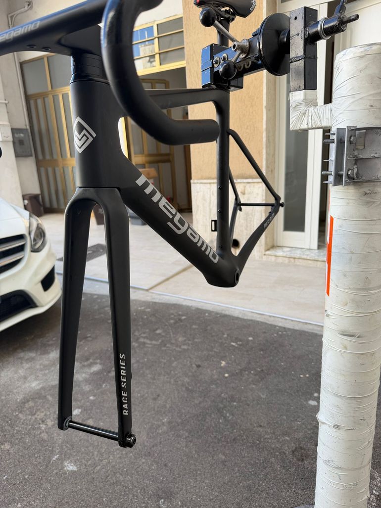 Megamo PULSE ELITE 05 SH12 2024 Frameset 2024 Road & Gravel usato, Nero — immagine 7 di 8