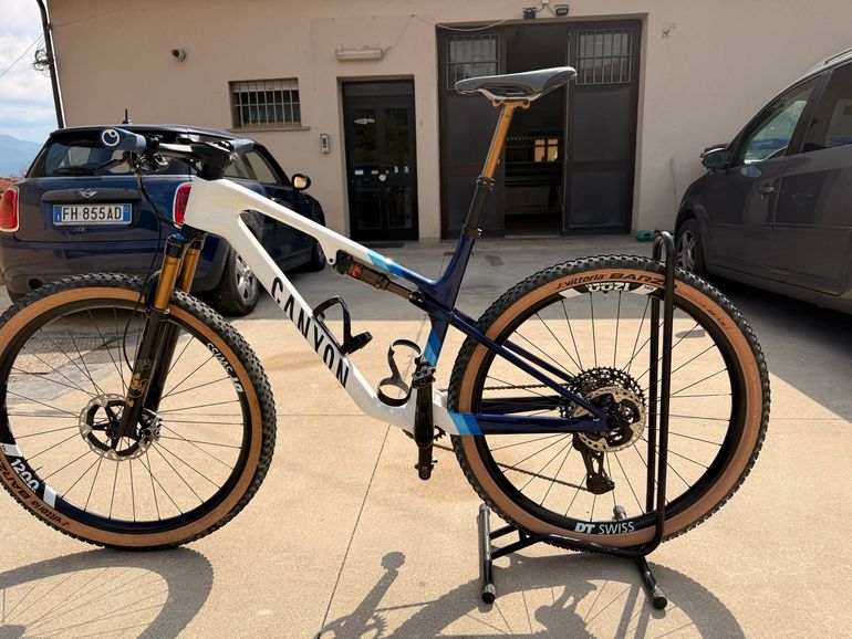 Käytetty Canyon Lux World Cup CFR Team Shimano XTR Di2 2024 Mountainbike — kuva 2 / 8
