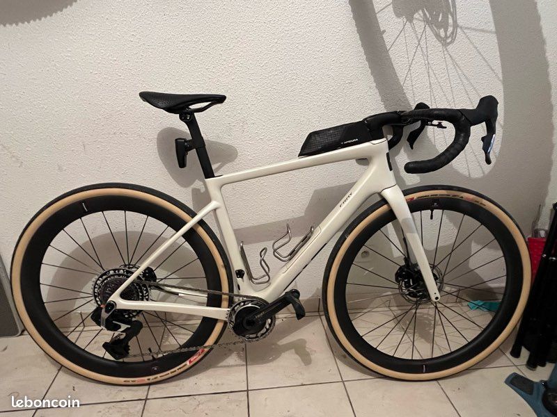 Used Enve Cadre FRAY 52 Sram Red XPLR Roues Reserves 42/49 Rayons Carbone Moyeux Tunes 2026 Road & Gravel