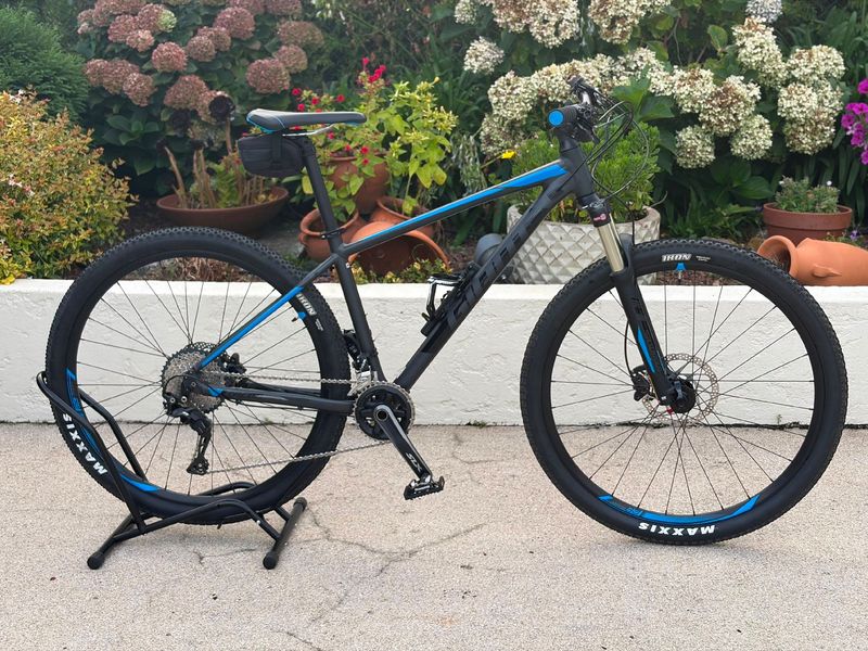 Used Giant Talon 29 0 2022 2022 MTB