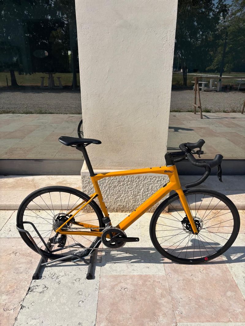 Käytetty BMC Roadmachine 01 Mod 2022 2022 Road & Gravel