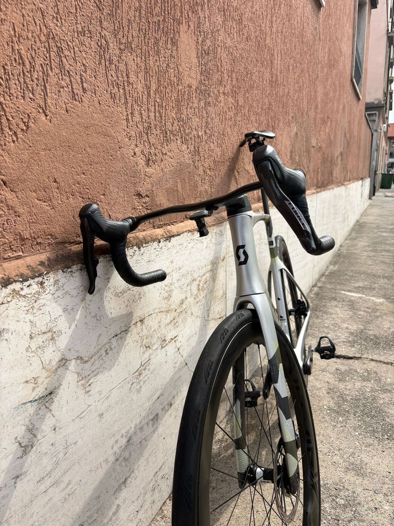 Used Scott Foil RC HMX Sram Force AXS powermeter 2023 Road & Gravel, Light Gray — image 4 of 7