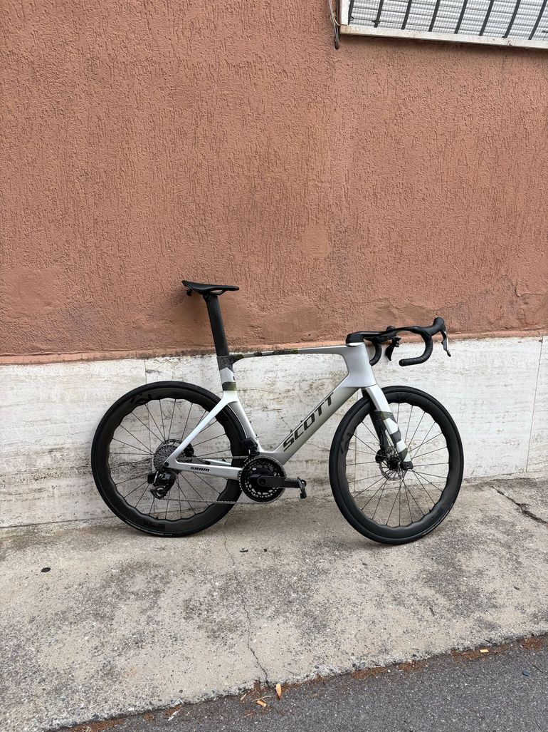 Used Scott Foil RC HMX Sram Force AXS powermeter 2023 Road & Gravel, Light Gray — image 2 of 7