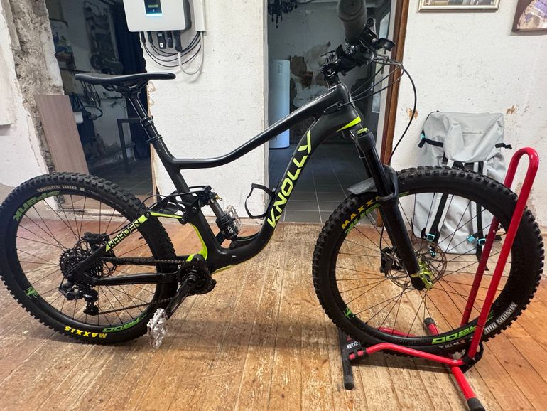 Used Knolly Warden Carbon 27, 5" (Gr. L) – DVO & Cane Creek 2017 Mountainbike, Black — image 2 of 10