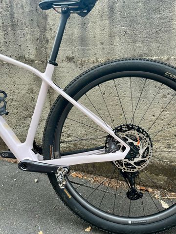 Tweedehands Orbea Alma Shimano Deore XT 2023 Mountainbike — afbeelding 8 van 9