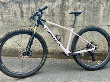 Tweedehands Orbea Alma Shimano Deore XT 2023 Mountainbike — afbeelding 2 van 9