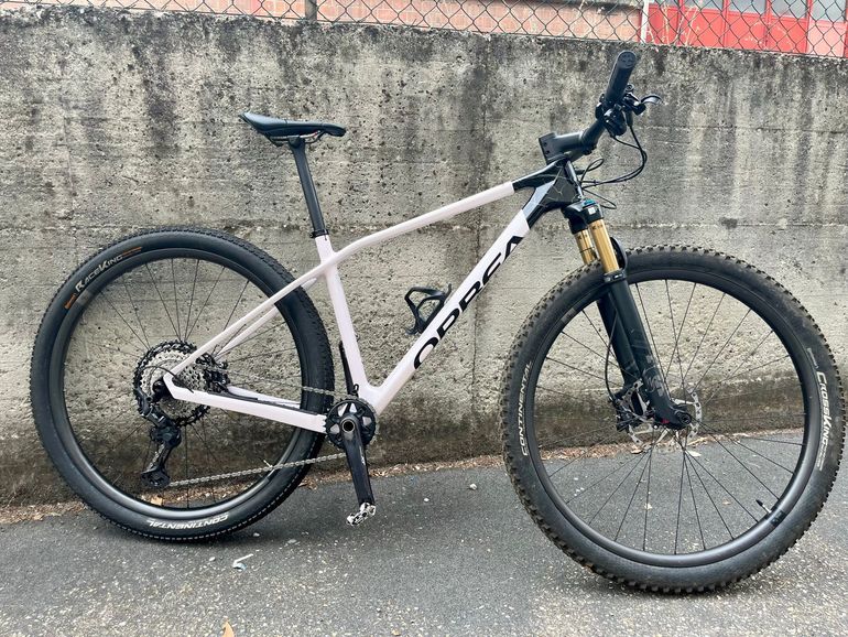 Tweedehands Orbea Alma Shimano Deore XT 2023 Mountainbike — afbeelding 1 van 9