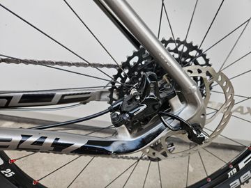 Used Superior 947 2015 Mountainbike, Light Gray — image 11 of 11