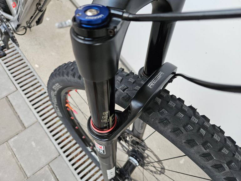Used Superior 947 2015 Mountainbike, Light Gray — image 8 of 11