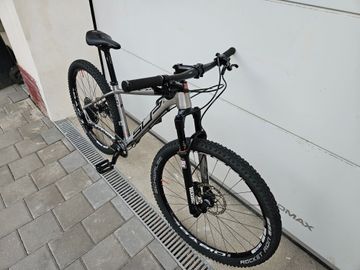 Used Superior 947 2015 Mountainbike, Light Gray — image 3 of 11