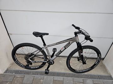 Used Superior 947 2015 Mountainbike, Light Gray — image 2 of 11