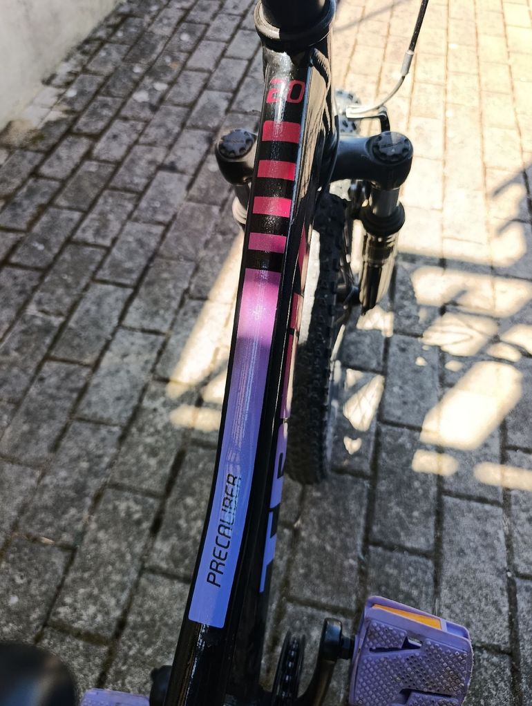 Used Trek percaliber Custom Shimano Altus 2021 Mountainbike, Purple — image 5 of 5