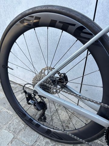 Używany Canyon Ultimate CF SL 7 Disc 2022 2022 Road & Gravel — zdjęcie 6 z 26