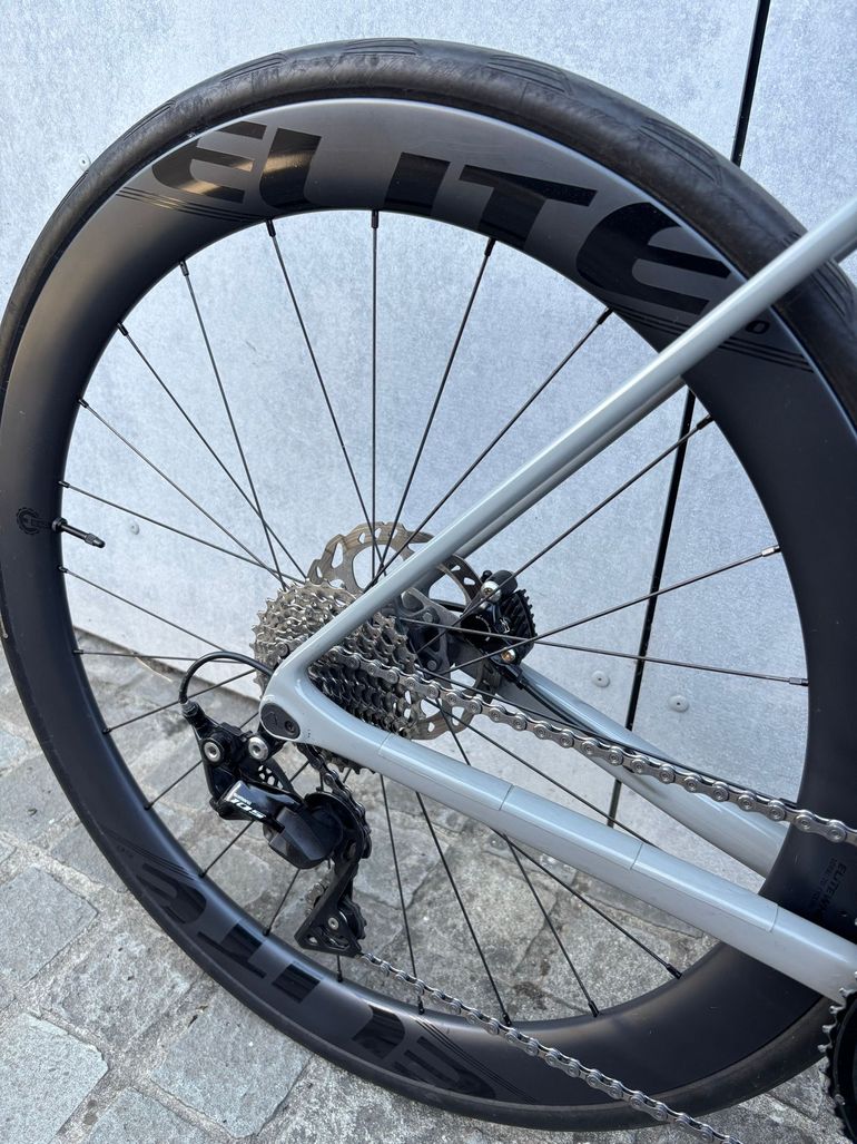 Używany Canyon Ultimate CF SL 7 Disc 2022 2022 Road & Gravel — zdjęcie 6 z 26
