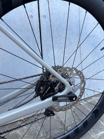 Używany Canyon Ultimate CF SL 7 Disc 2022 2022 Road & Gravel — zdjęcie 19 z 26