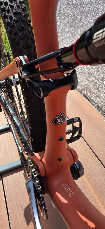Used Specialized Epic EVO Expert 2022 2022 Mountainbike, Orange, 29 — image 12 of 23