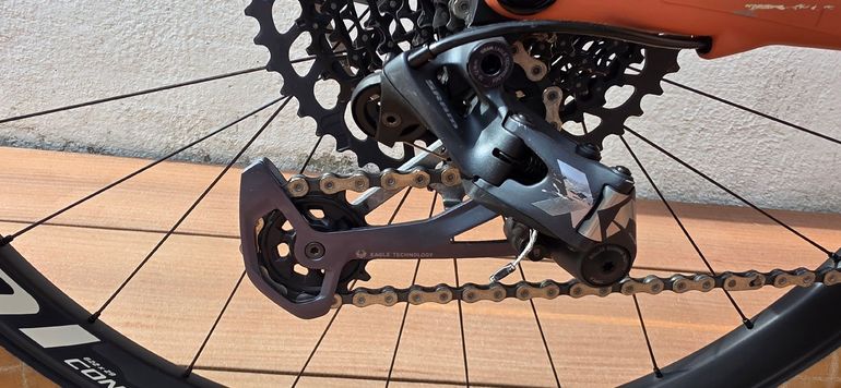 Used Specialized Epic EVO Expert 2022 2022 Mountainbike, Orange, 29 — image 20 of 23